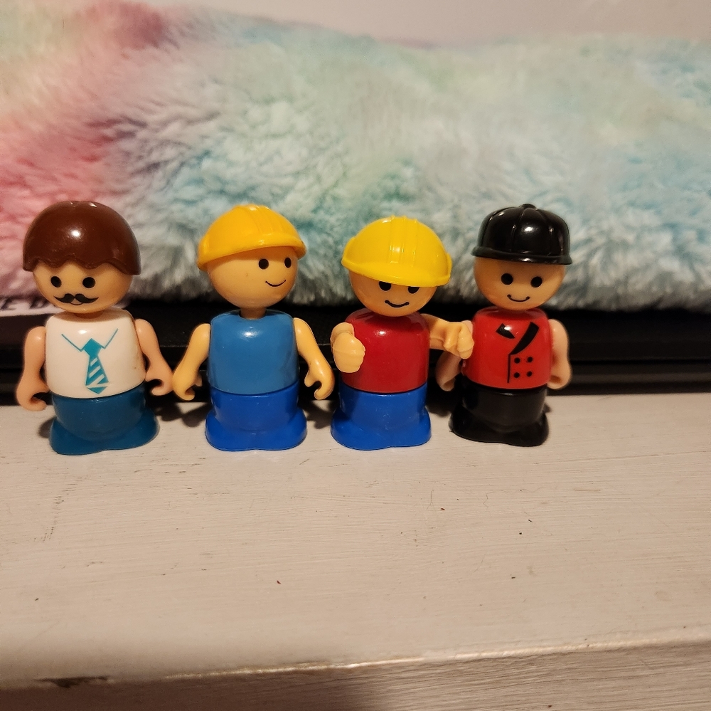 Vintage Fisher Price Little People lot of 4.